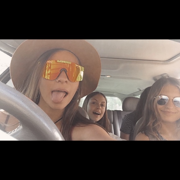 Meet your Posher, Challis - Picture 1 of 1